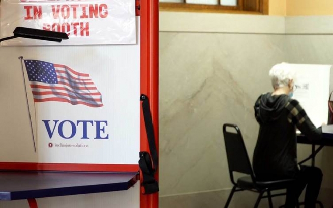 هەواڵگریی نیشتمانیی ئەمریکا: رووسیا و ئێران دەستوەردان لە هەڵبژاردنی سەرۆکایەتییدا دەکەن